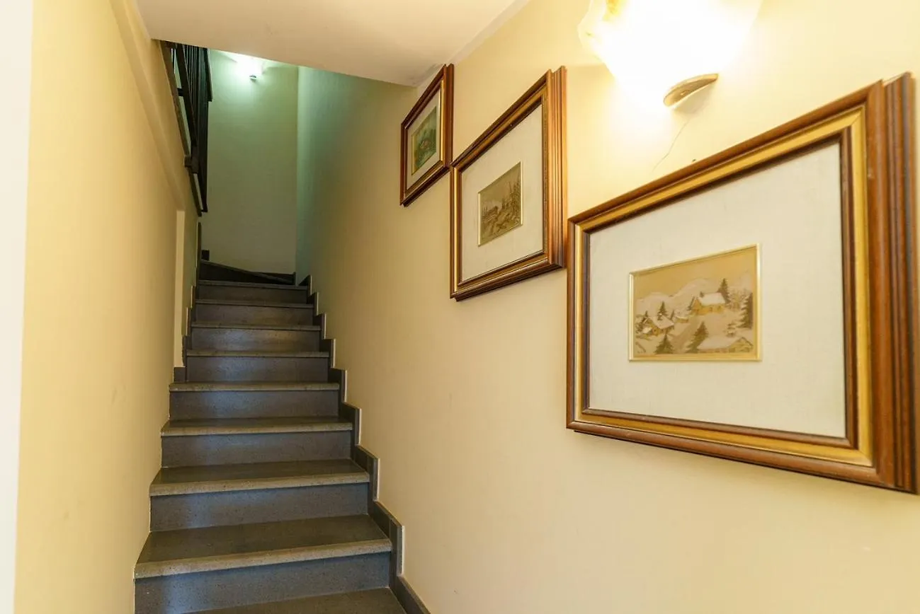 Little Rose Garden Apartment Aci Catena