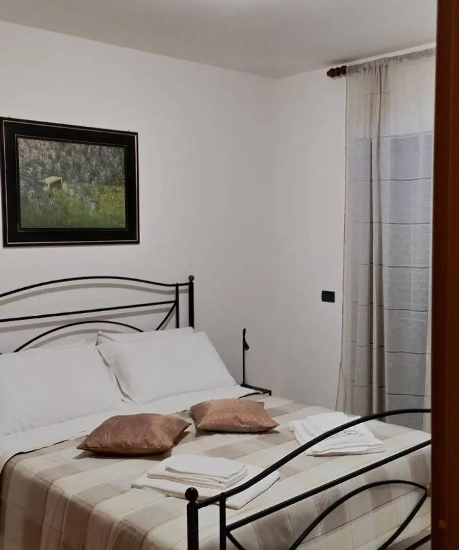 Little Rose Garden Apartment Aci Catena Italy