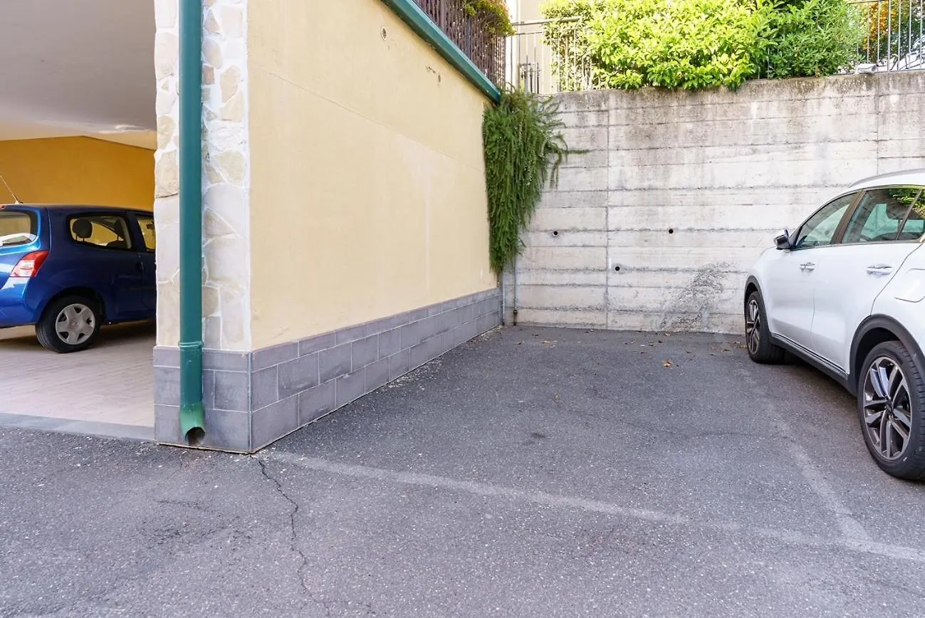 Little Rose Garden Apartment Aci Catena Italy