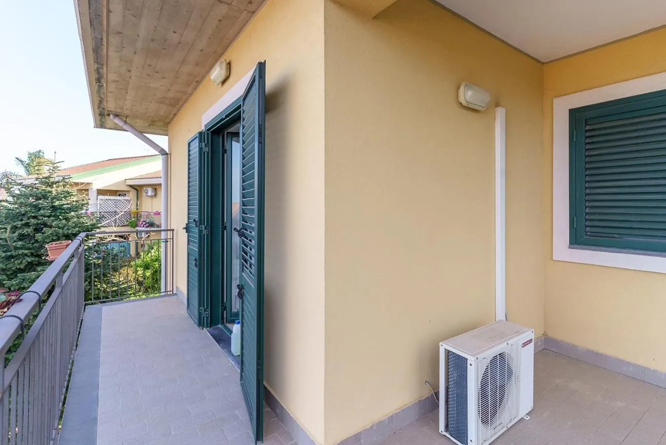 Little Rose Garden Apartment Aci Catena