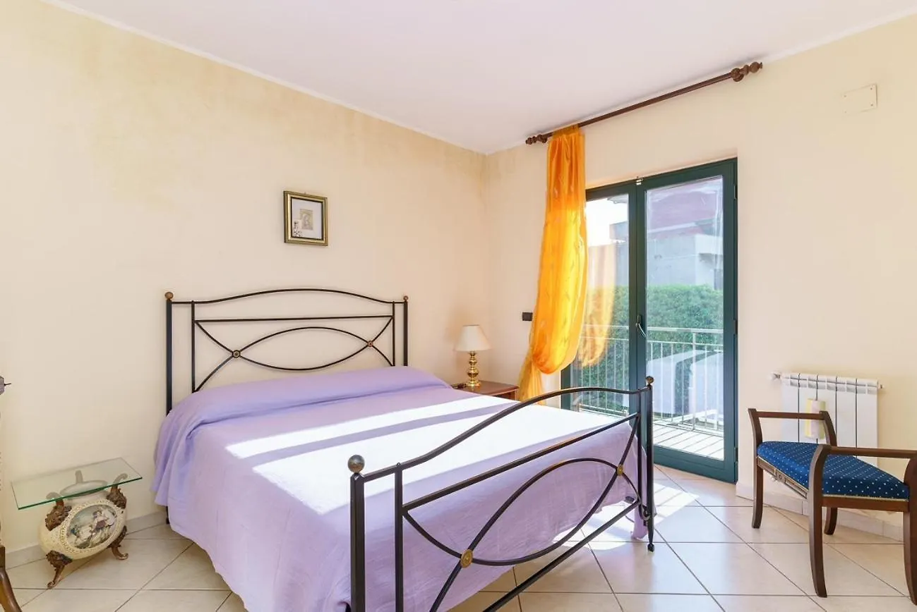 Little Rose Garden Apartment Aci Catena