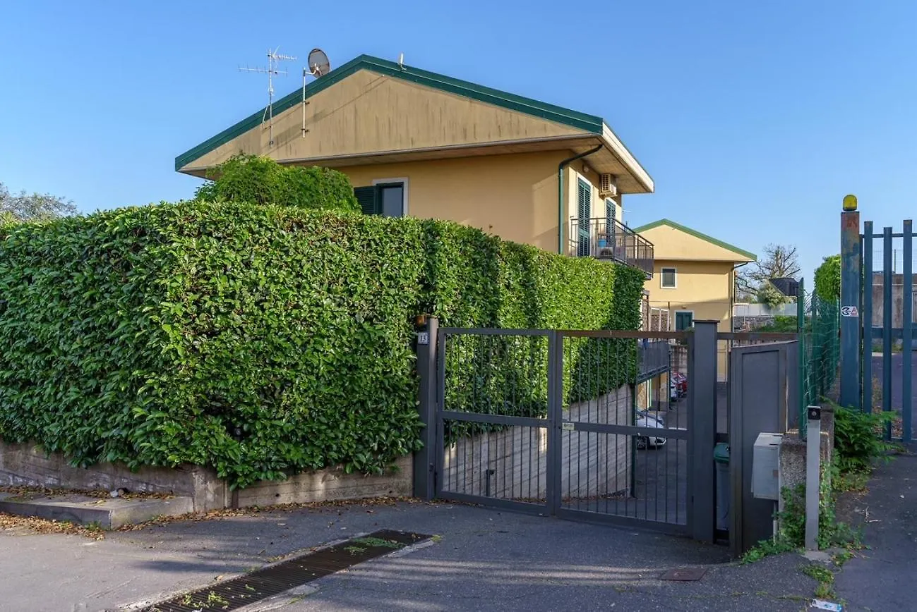 Little Rose Garden Apartment Aci Catena