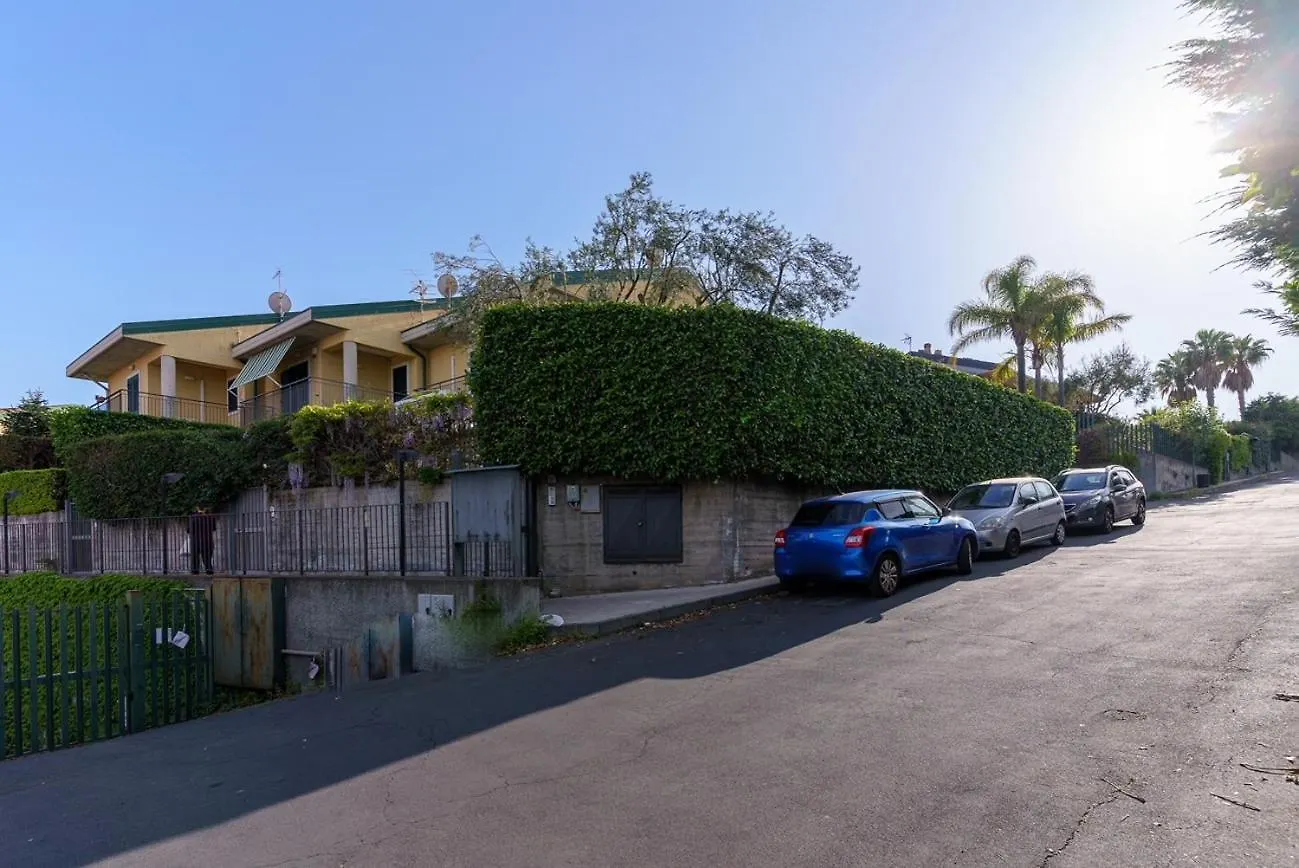 Little Rose Garden Apartment Aci Catena