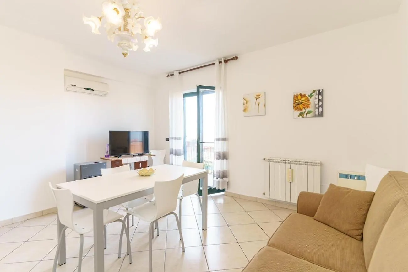 Little Rose Garden Apartment Aci Catena