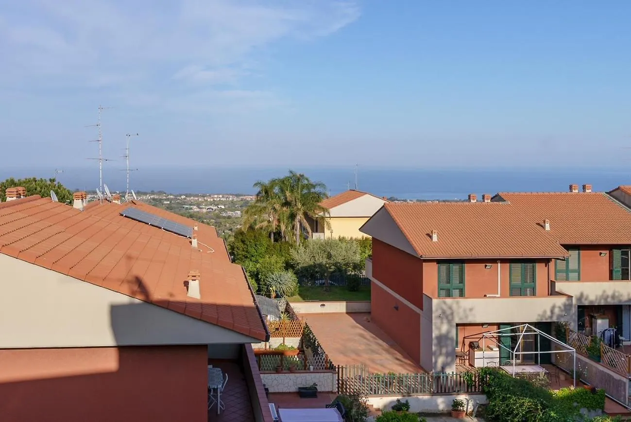 Little Rose Garden Apartment Aci Catena Italy