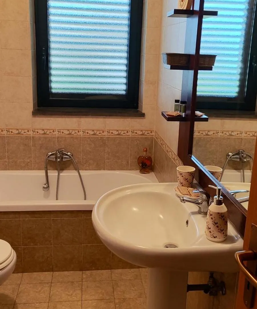 Little Rose Garden Apartment Aci Catena